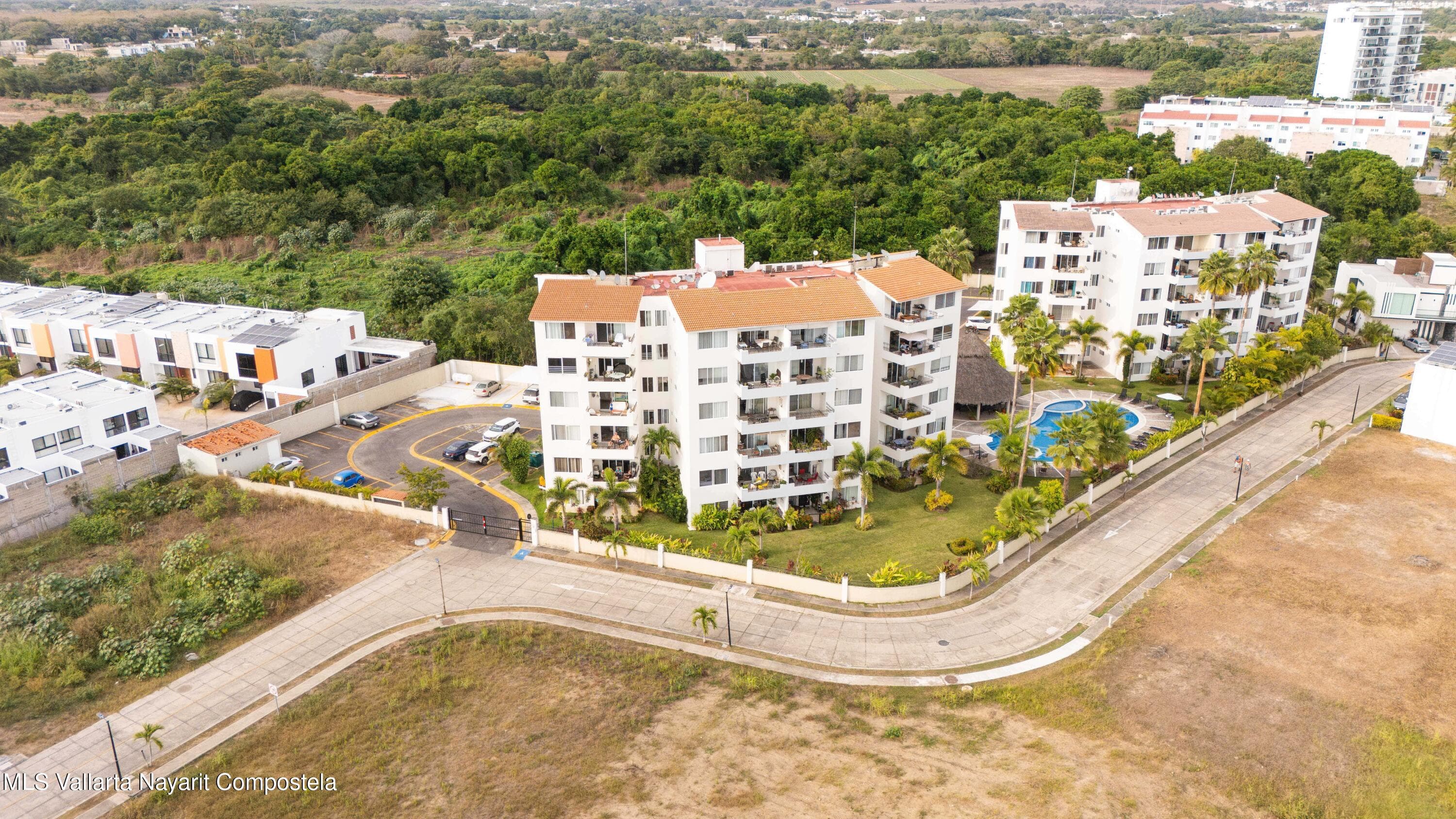 CONDOMINIO GARDENIAS 201